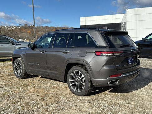 Used 2022 Jeep Grand Cherokee Overland image 6