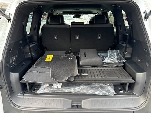 New 2026 Lexus LX 700h Luxury image 32