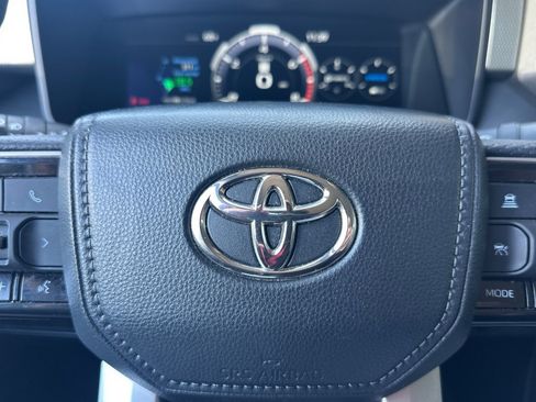 Used 2023 Toyota Tundra Limited AWD/4WD image 32