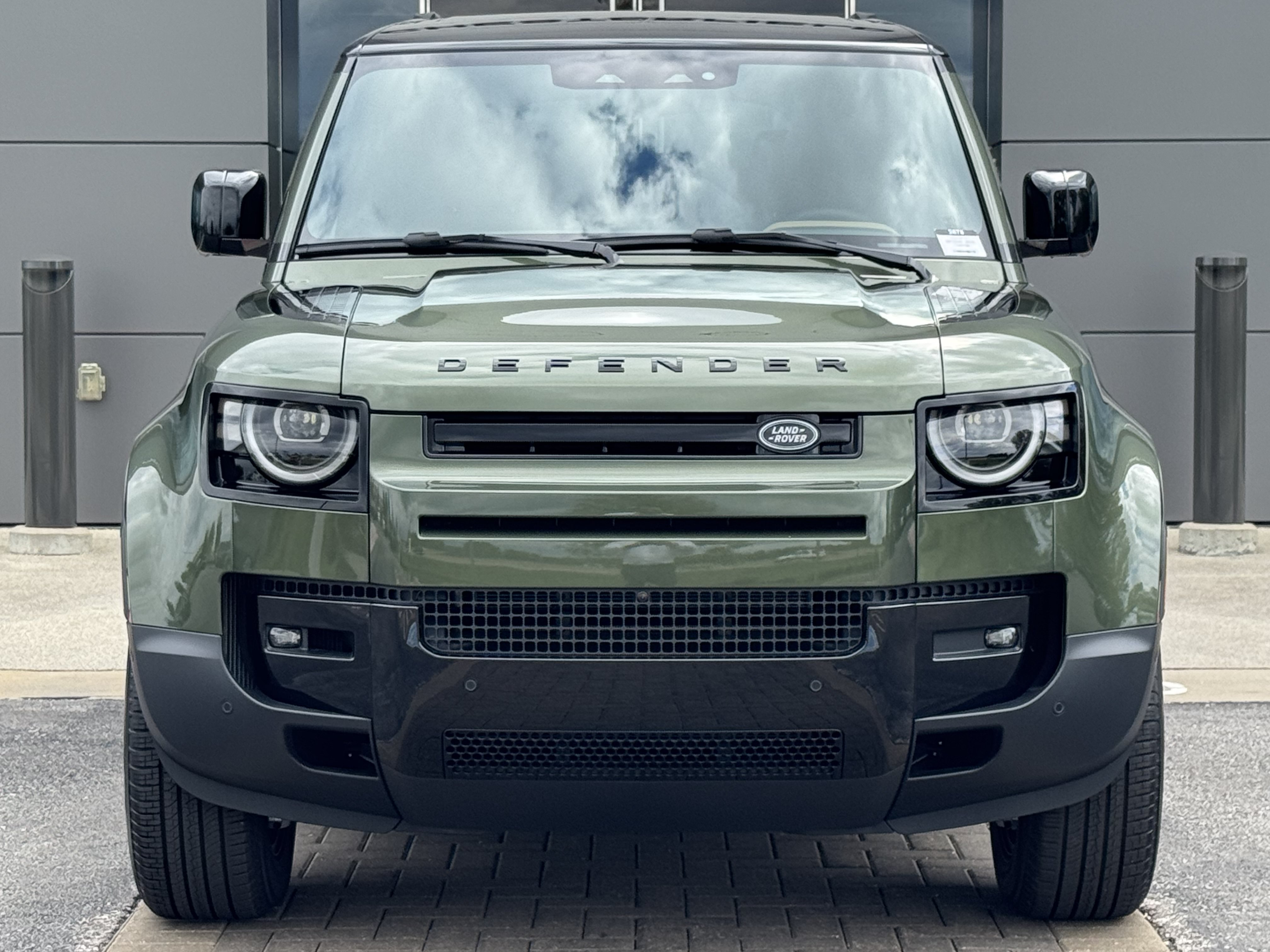 New 2026 Land Rover Defender 110 S AWD/4WD image 8