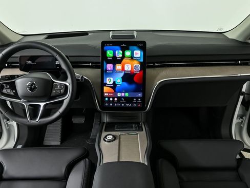 New 2025 Volvo EX90 Plus w/ Protection Package Premier AWD/4WD image 18