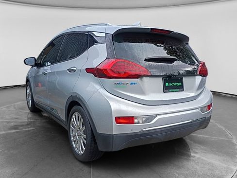 Used 2017 Chevrolet Bolt Premier FWD image 3