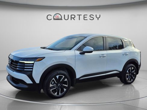 Certified 2025 Nissan Kicks SV AWD/4WD image 1