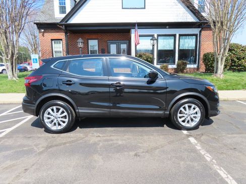 Used 2021 Nissan Rogue Sport S image 9
