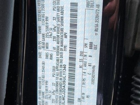 New 2025 Lincoln Corsair Reserve w/ Equipment Group 202A image 25