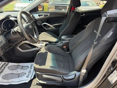 Used 2013 Hyundai Veloster FWD image 13