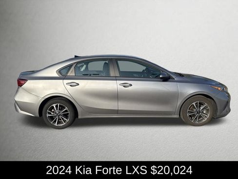 Used 2024 Kia Forte LXS FWD image 2