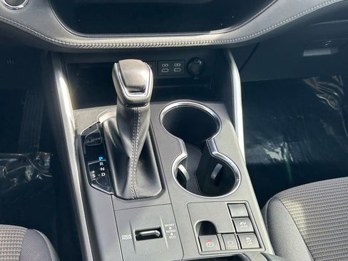 Used 2023 Toyota Highlander LE image 22