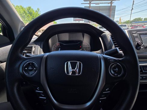 Used 2018 Honda Ridgeline Sport image 9
