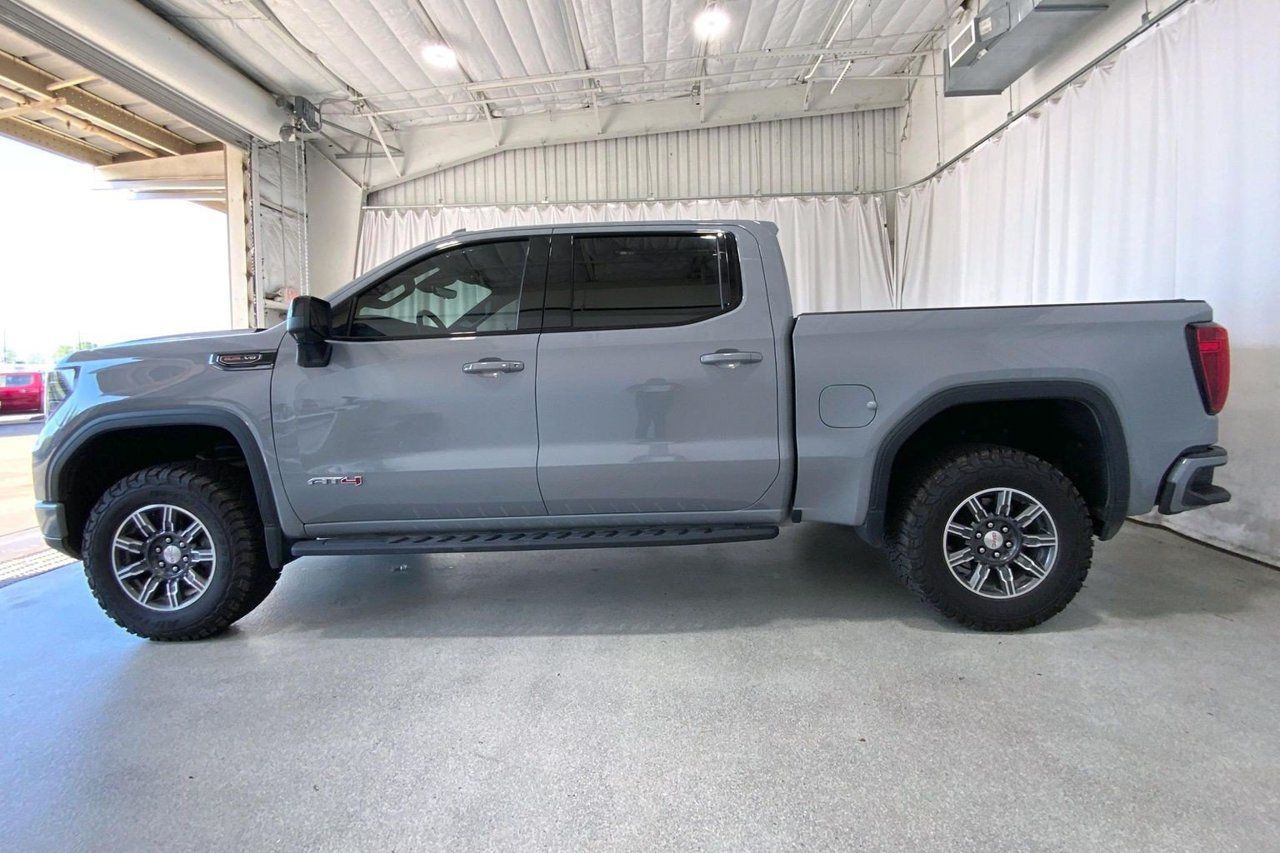 Used 2024 GMC Sierra 1500 AT4 w/ Technology Package AWD/4WD image 26