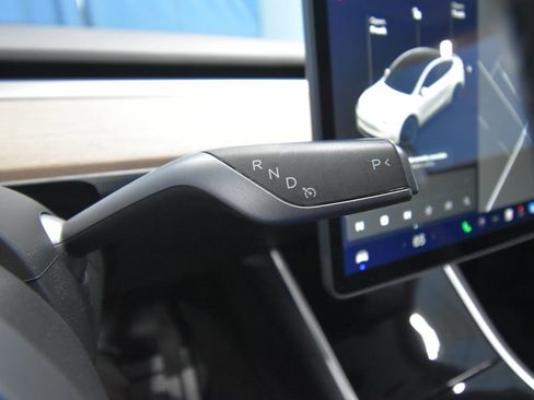 Used 2020 Tesla Model Y Performance image 10