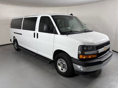 Used 2025 Chevrolet Express 3500 LT w/ LT Preferred Equipment Group RWD image 2