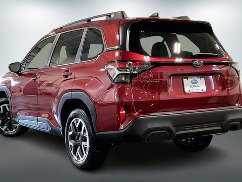 Used 2025 Subaru Forester Premium image 12