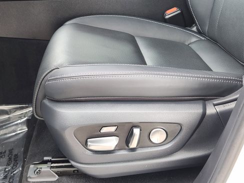 Used 2024 Lexus LX 600 4WD w/ Appearance Package image 29