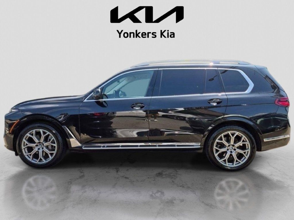 Used 2025 BMW X7 xDrive40i AWD/4WD image 14