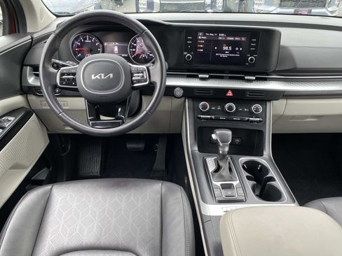 Used 2024 Kia Carnival LX FWD image 10