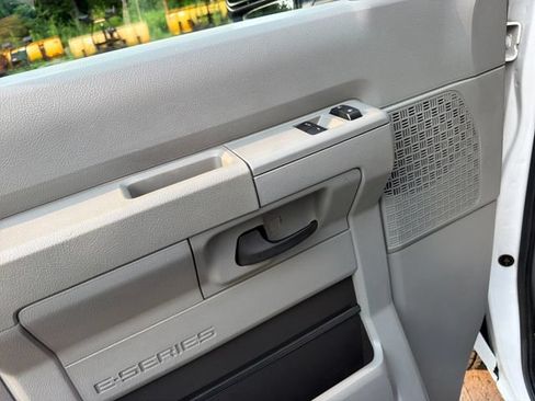 Used 2015 Ford E-350 and Econoline 350 Super Duty w/ Power Windows & Locks Group RWD image 12