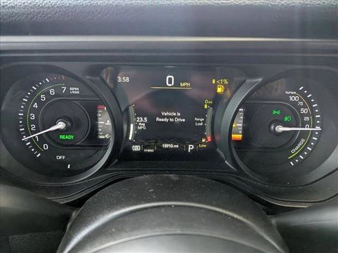 Used 2024 Jeep Wrangler Willys image 12