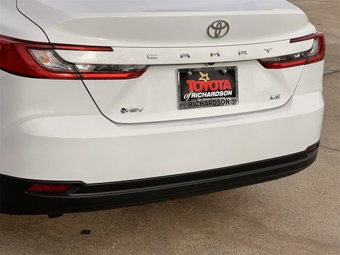 Used 2025 Toyota Camry LE image 6
