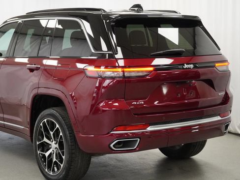 Certified 2025 Jeep Grand Cherokee Summit AWD/4WD image 12