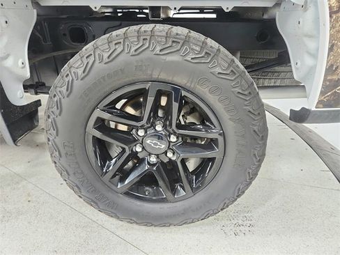 Used 2024 Chevrolet Silverado 1500 Custom Trail Boss w/ Realtree Special Edition image 40