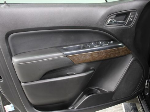 Used 2018 GMC Canyon Denali RWD image 6