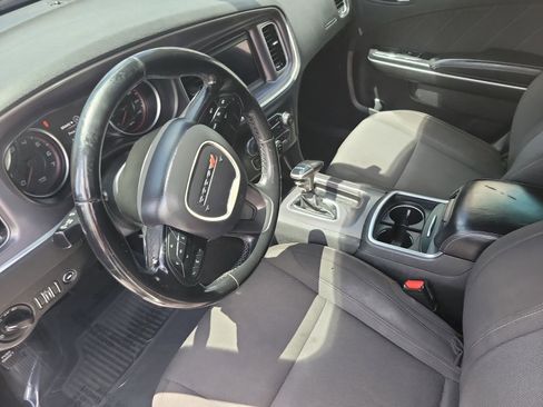 Used 2020 Dodge Charger SXT RWD image 13