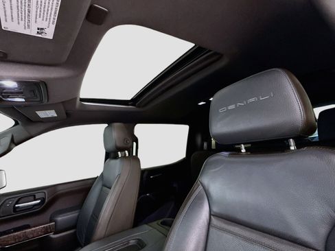 Used 2019 GMC Sierra 1500 Denali w/ Denali Ultimate Package AWD/4WD image 24