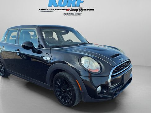 Used 2015 MINI Cooper S image 3
