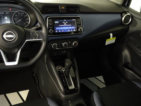 New 2025 Nissan Versa SV w/ Trunk Package FWD image 8