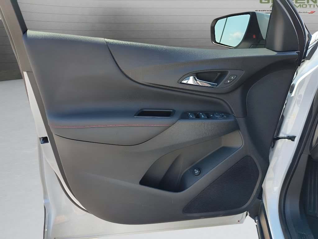 Used 2023 Chevrolet Equinox RS FWD image 14