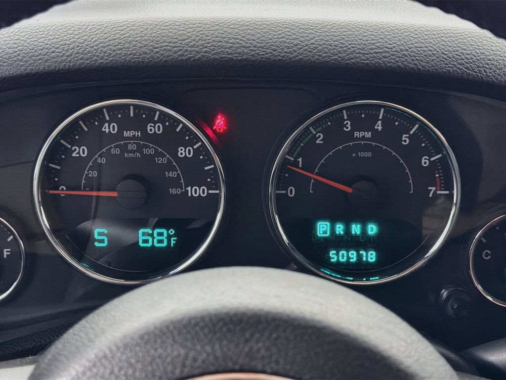 Used 2013 Jeep Wrangler Unlimited Sahara w/ Connectivity Group AWD/4WD image 11