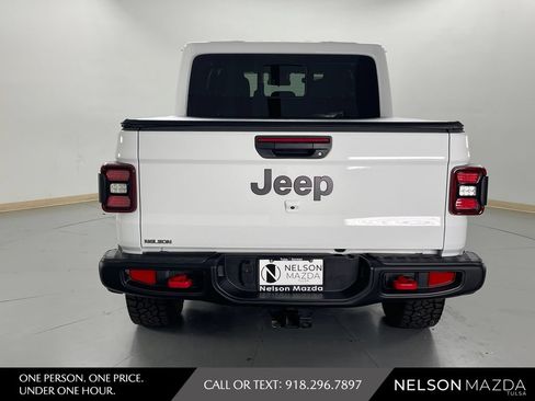 Used 2025 Jeep Gladiator Rubicon AWD/4WD image 7