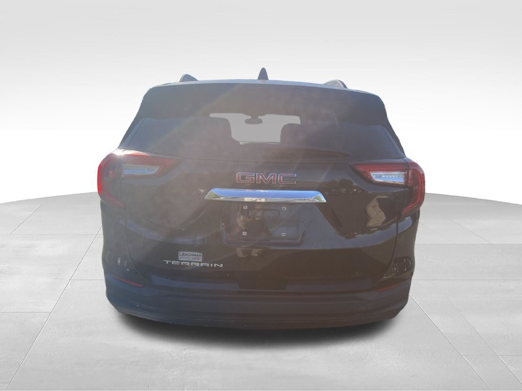 Used 2022 GMC Terrain SLE w/ Driver Convenience Package FWD image 9