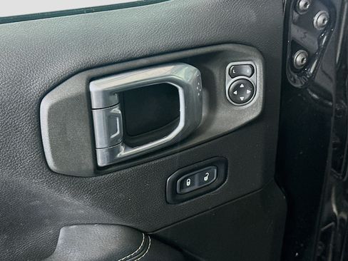 Used 2023 Jeep Wrangler Unlimited Sahara w/ Cold Weather Group AWD/4WD image 15