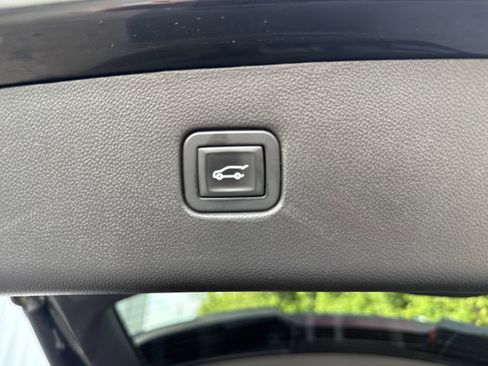 Used 2019 Chevrolet Blazer Premier w/ Sun and Wheels Package AWD/4WD image 16