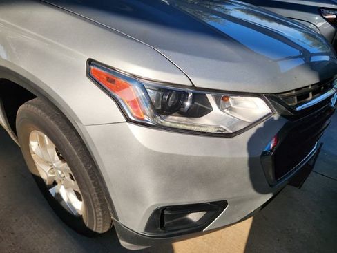 Used 2020 Chevrolet Traverse LS FWD image 6