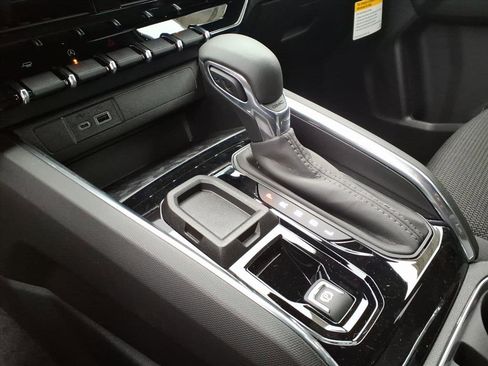 New 2026 GMC Canyon Elevation w/ Convenience Package image 15