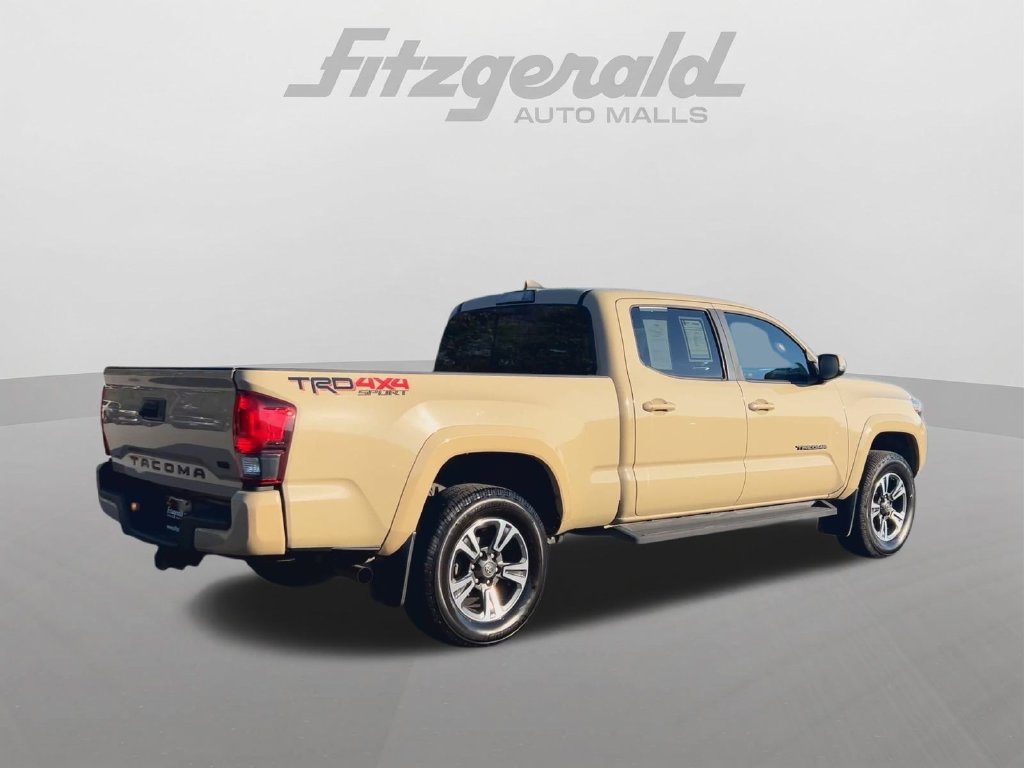 Used 2019 Toyota Tacoma TRD Sport AWD/4WD image 8