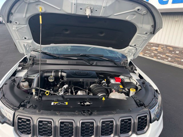 Used 2025 Jeep Compass Trailhawk AWD/4WD image 24