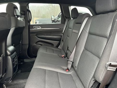 Used 2019 Jeep Grand Cherokee Laredo AWD/4WD image 17