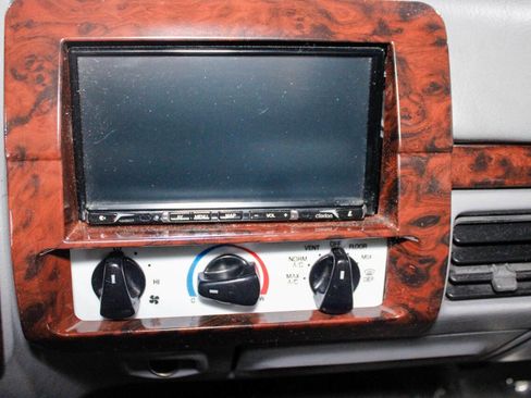 Used 1997 Ford F350 4x4 Regular Cab image 40