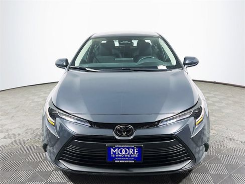 Used 2025 Toyota Corolla LE image 3