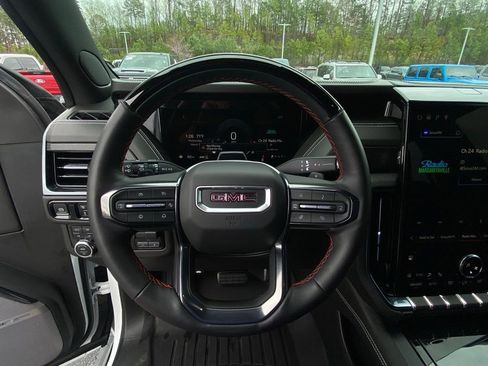 Used 2025 GMC Yukon AT4 Ultimate image 13