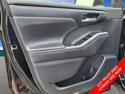 Used 2026 Toyota Highlander XLE AWD/4WD image 10