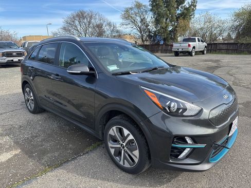 Used 2021 Kia Niro EX image 8