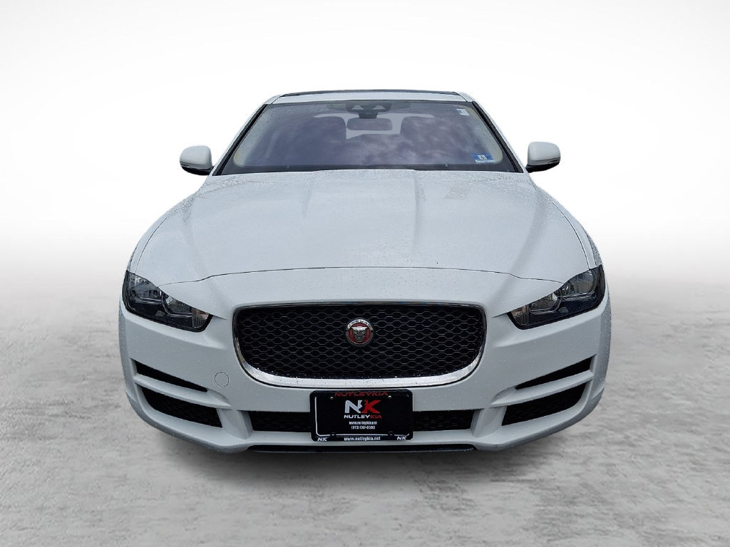 Used 2018 Jaguar XE Premium AWD/4WD image 2