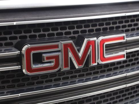 Used 2016 GMC Acadia SLT w/ Open Road Package image 18