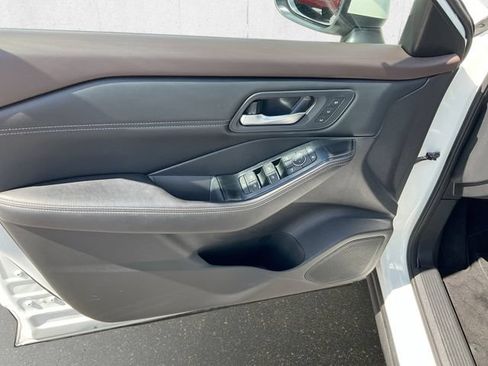 Certified 2023 Nissan Rogue SL w/ SL Premium Package AWD/4WD image 32