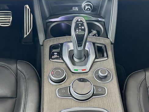 Used 2023 Alfa Romeo Stelvio Ti image 25